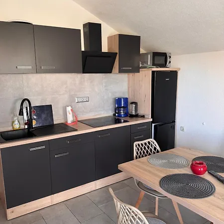 Dijana Apartman *